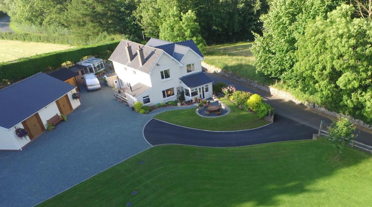The Lodge Brecon B&B Exteriör bild